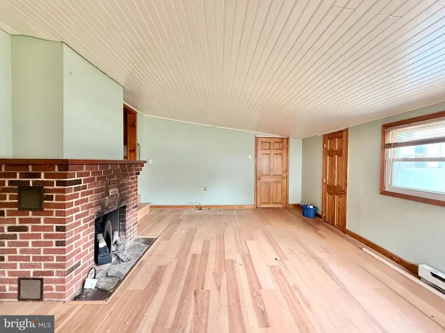 157 Walnut St, Westville, NJ 08093 - #3