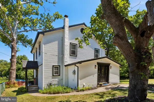 99 Hickory Ave, MANTUA, NJ 08051