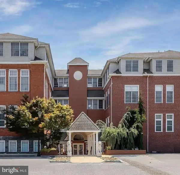 100 Aura Rd #208, CLAYTON, NJ 08312