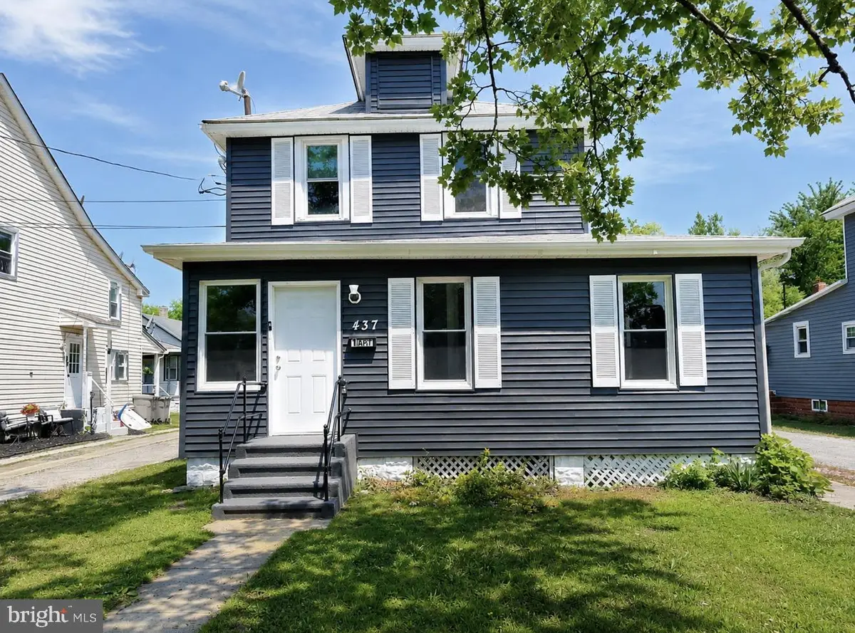 437 W Broad St, Paulsboro, NJ 08066 - #1
