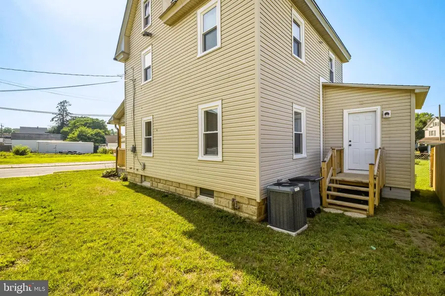 15 S Maple Ave, Gibbstown, NJ 08027 - #3