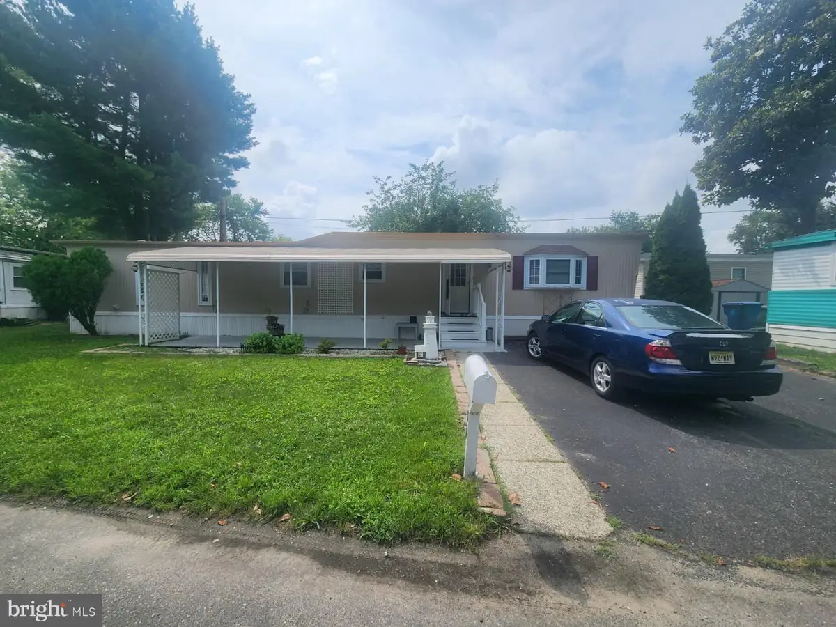 106 Nevada Ave, Williamstown, NJ 08094 - #1