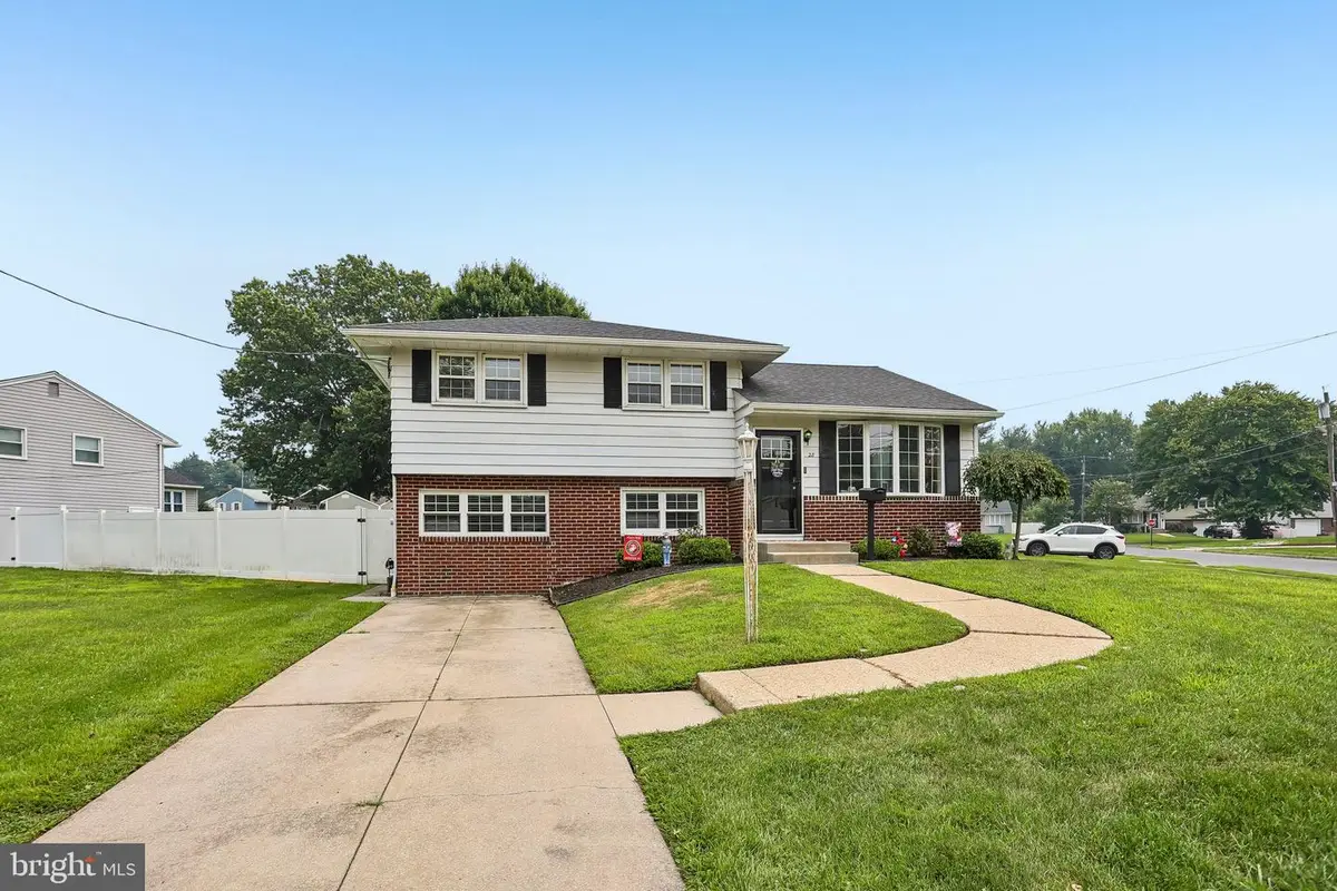 28 Cherry Ln, West Deptford, NJ 08096 - #1