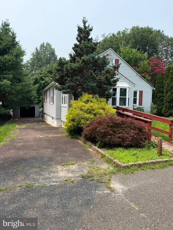 304 Pine St, TURNERSVILLE, NJ 08012