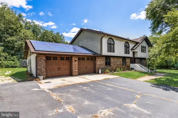 696 Oak Ave, MALAGA, NJ 08328