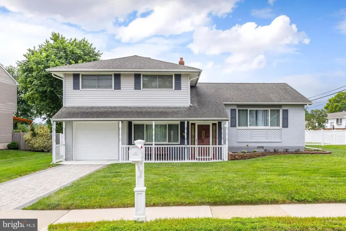 160 E Broad St, Gibbstown, NJ 08027 - #1
