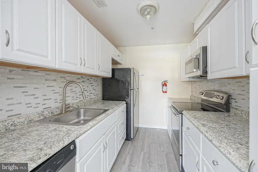 28 Birchwood Ct, West Deptford, NJ 08066 - #3
