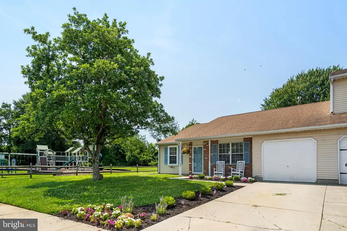 265 Lafayette Dr, Swedesboro, NJ 08085 - #1