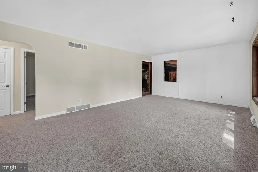 1180 Bennett Dr, Woodbury, NJ 08096 - #3