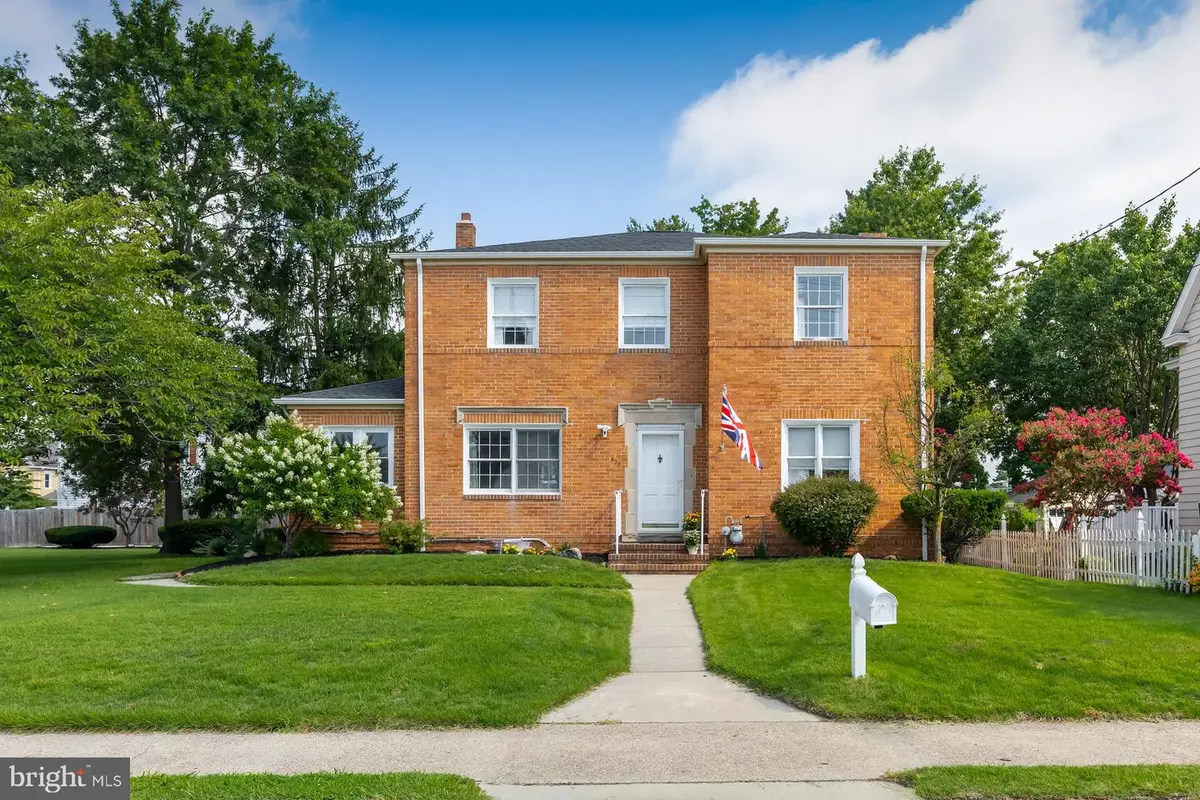 523 W Broad St, Gibbstown, NJ 08027 - #1