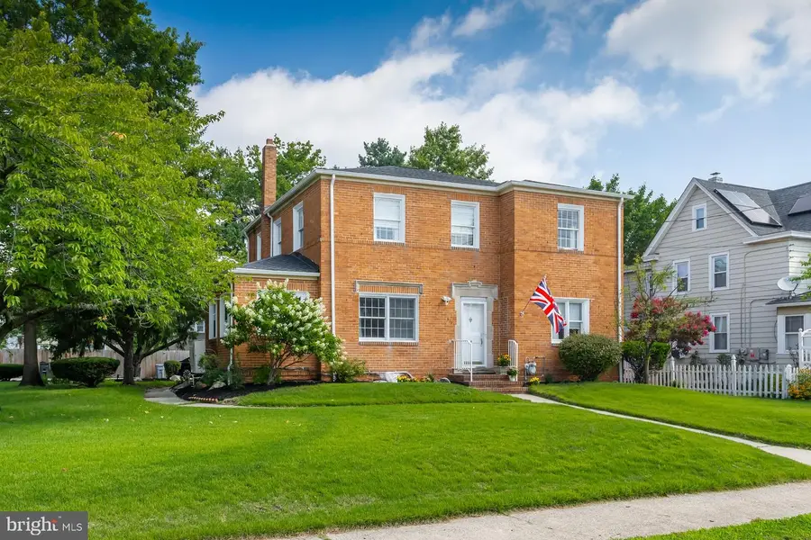 523 W Broad St, Gibbstown, NJ 08027 - #2