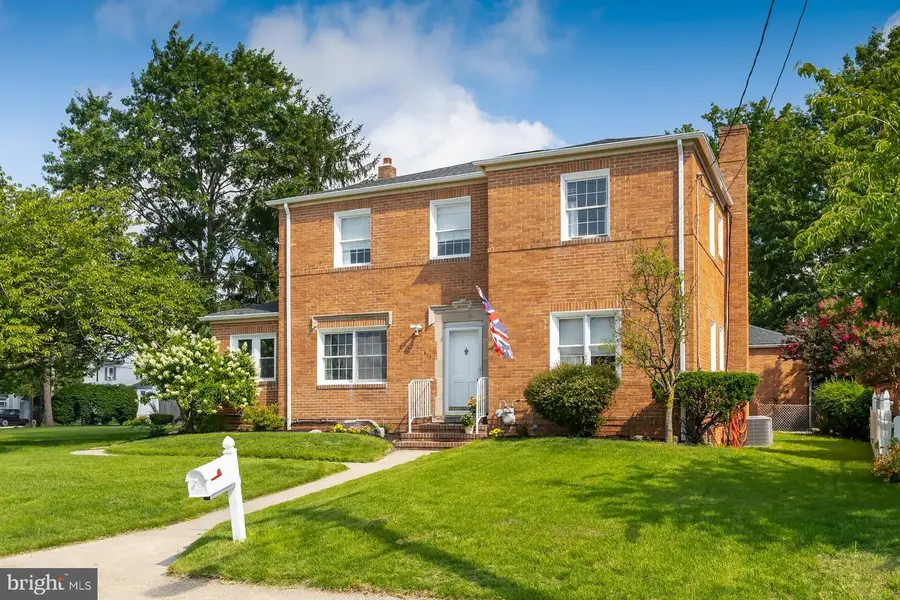 523 W Broad St, Gibbstown, NJ 08027 - #3