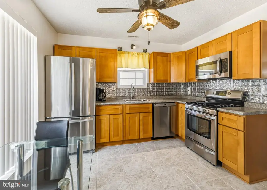309 Martinique Dr, Williamstown, NJ 08094 - #3
