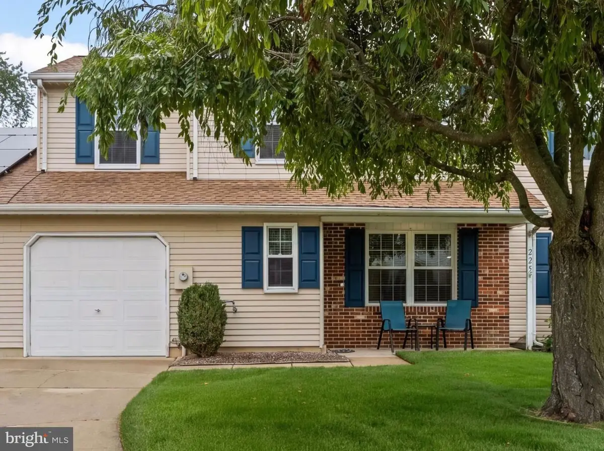 225 Lafayette Dr, Swedesboro, NJ 08085 - #1