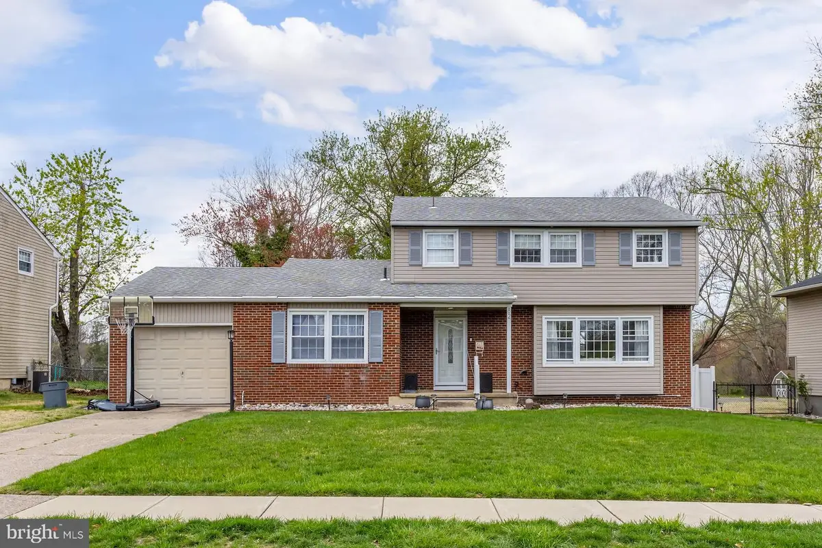 82 Bells Lake Dr, Turnersville, NJ 08012 - #1