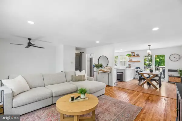 225 Academy Ave, WOODBURY HEIGHTS, NJ 08097