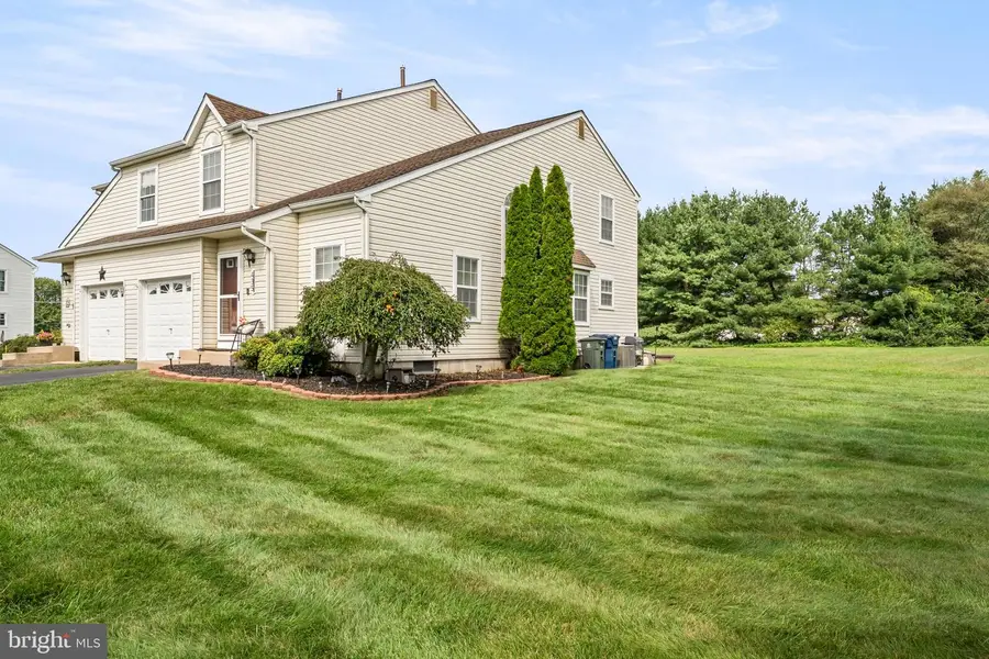 435 Longfellow Dr, Williamstown, NJ 08094 - #3