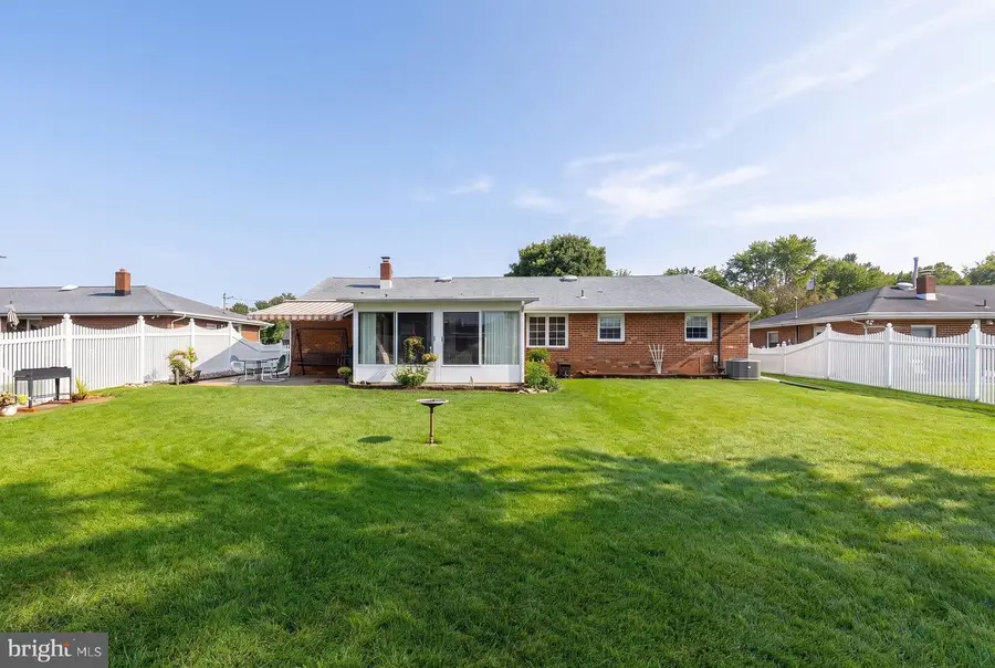 157 S School St, Gibbstown, NJ 08027 - #3