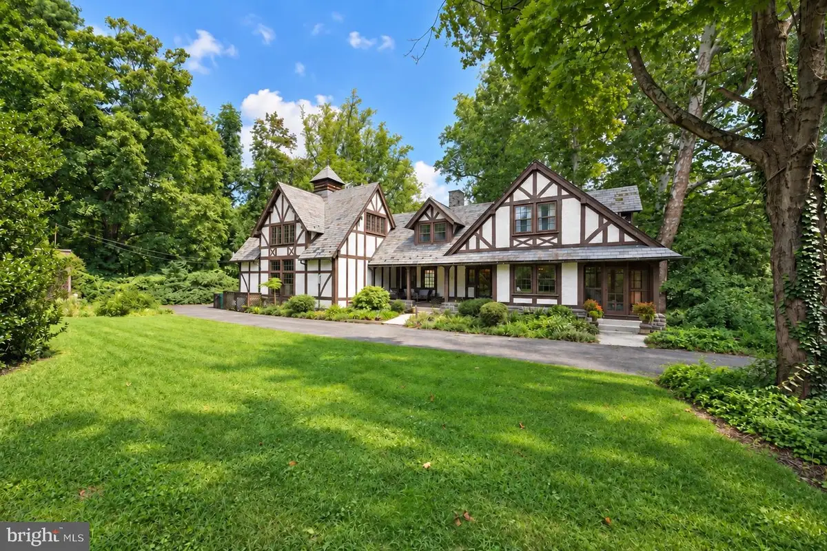 401 E Cherry St, Wenonah, NJ 08090 - #1