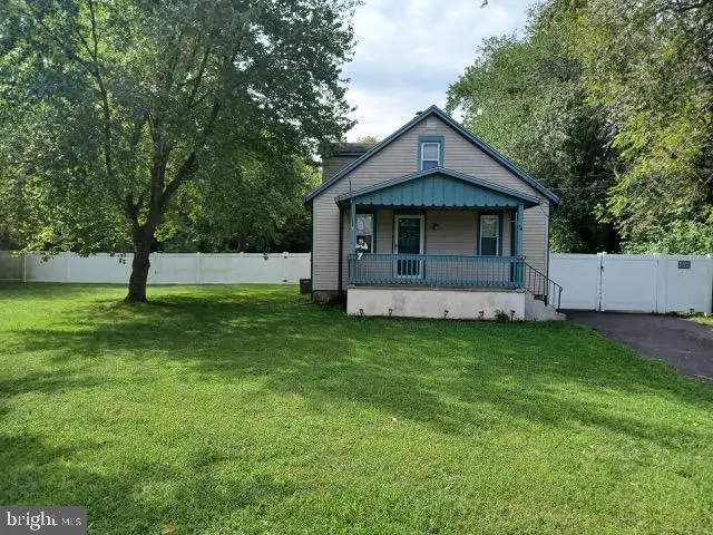 525 Radix Rd, Williamstown, NJ 08094 - #1