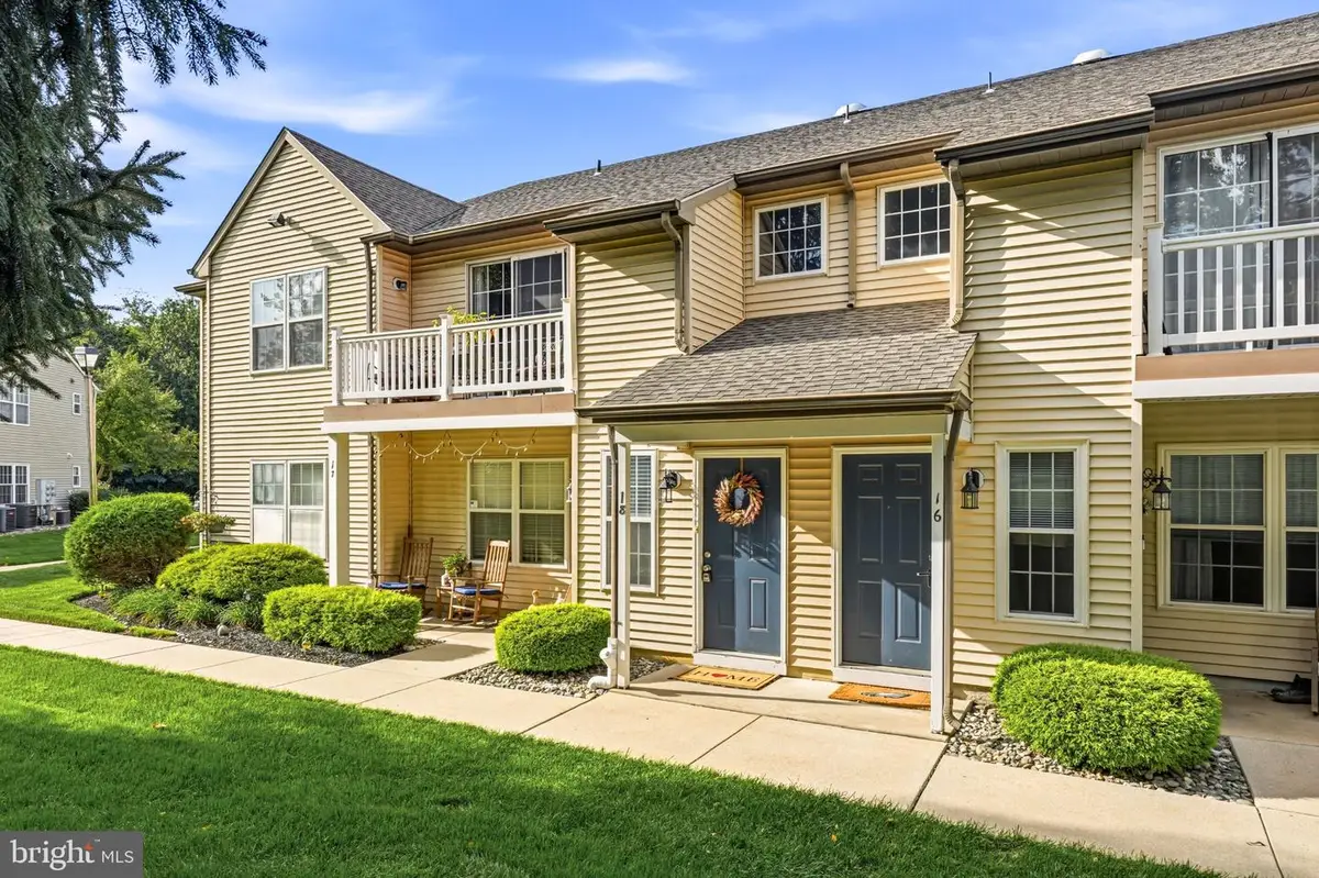 18 Crestmont Dr, Mantua, NJ 08051 - #1