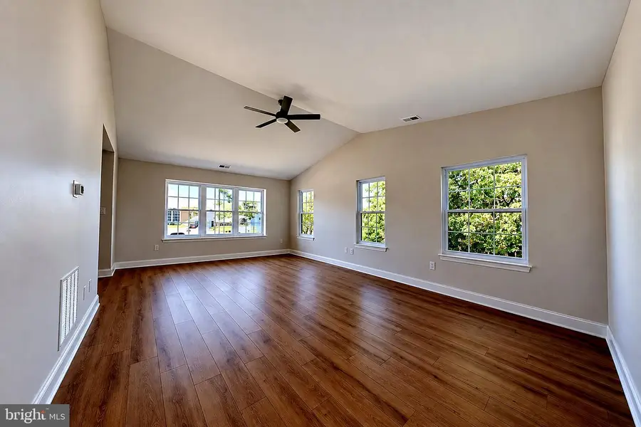 574 Barbados Dr, Williamstown, NJ 08094 - #3
