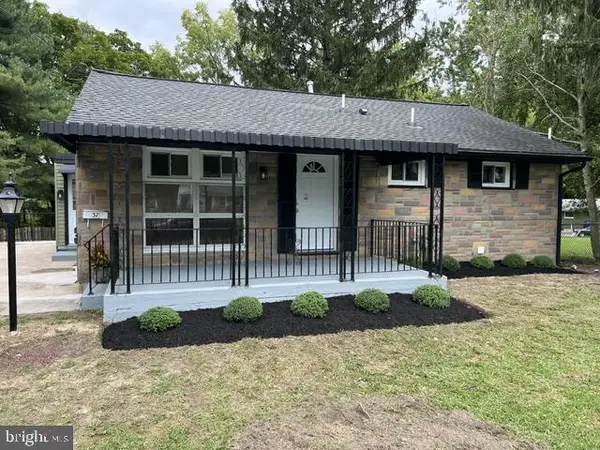 37 E Clayton Ave, CLAYTON, NJ 08312
