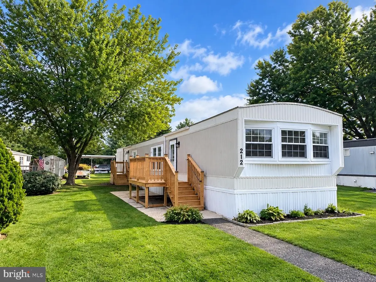 212 Harrison Ave, Williamstown, NJ 08094 - #1