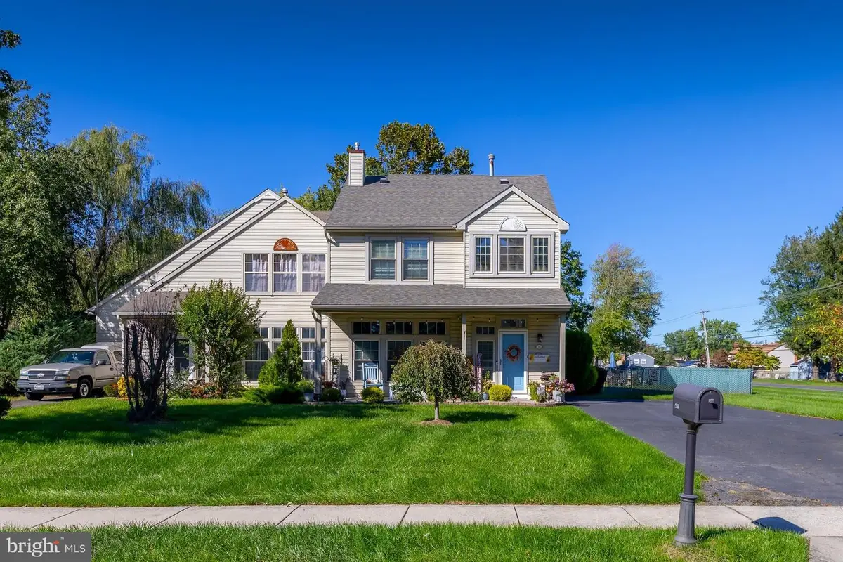 411 Longfellow Dr, Williamstown, NJ 08094 - #1