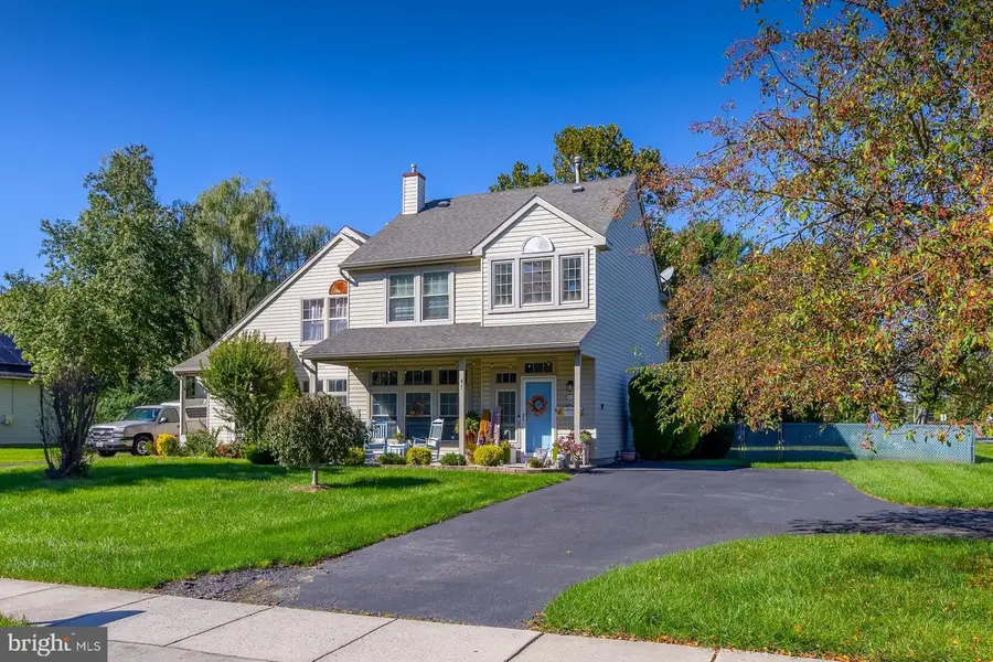 411 Longfellow Dr, Williamstown, NJ 08094 - #3
