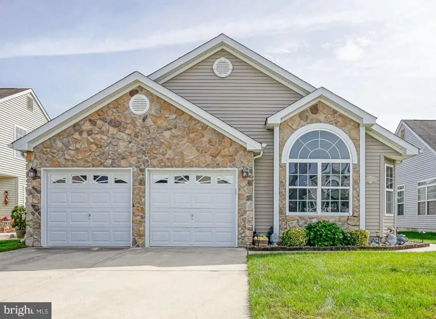 550 Riviera Dr, Williamstown, NJ 08094 - #2