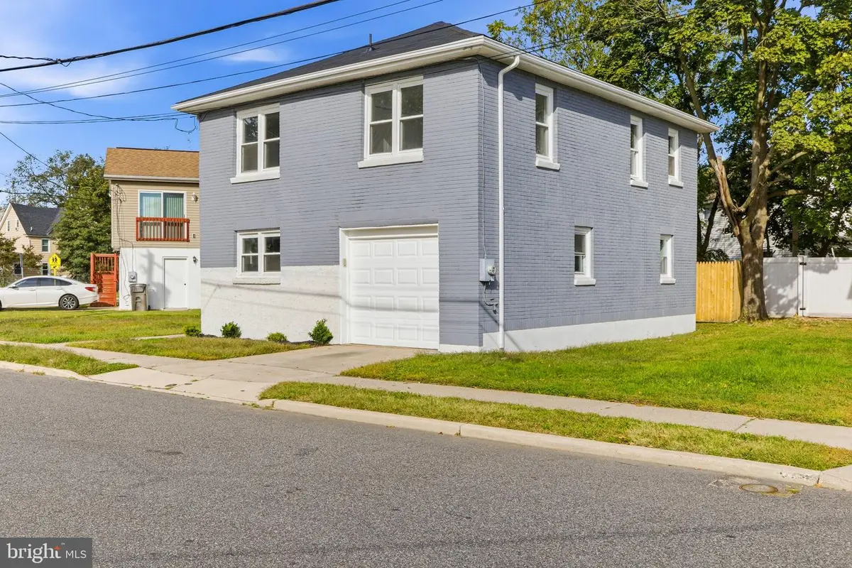 17 W Wood St, Paulsboro, NJ 08066 - #1
