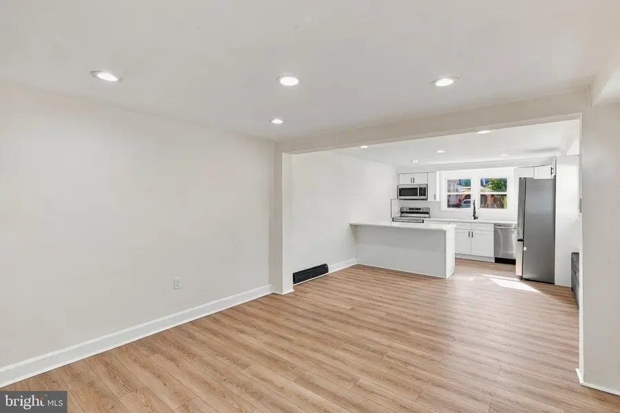 17 W Wood St, Paulsboro, NJ 08066 - #3
