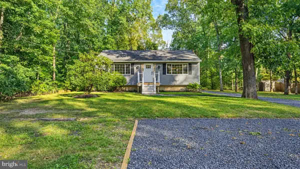 1046 Cedar Ave, WILLIAMSTOWN, NJ 08094