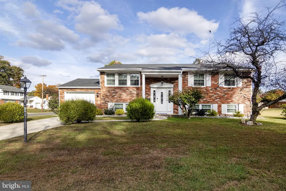 901 Grenville Dr, Blackwood, NJ 08012 - #1