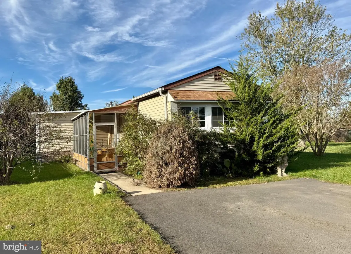 301 Oklahoma Ave, Williamstown, NJ 08094 - #1