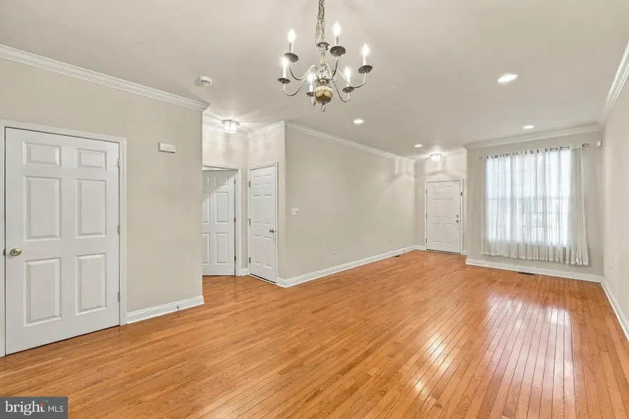 196 Chancellor Dr, Woodbury, NJ 08096 - #3
