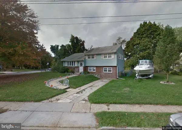2 Pleasant Valley Dr, WOODBURY, NJ 08096