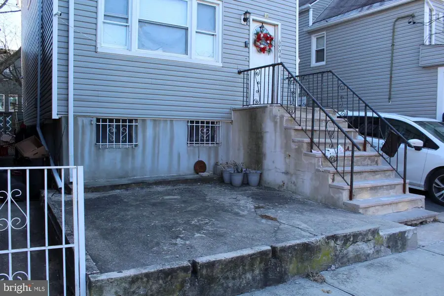 6904 Jackson St, West New York, NJ 07093 - #2