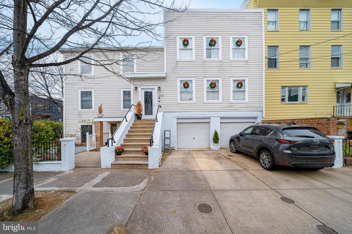 330 4th St #2a, Jersey City, NJ 07302 - Image #1