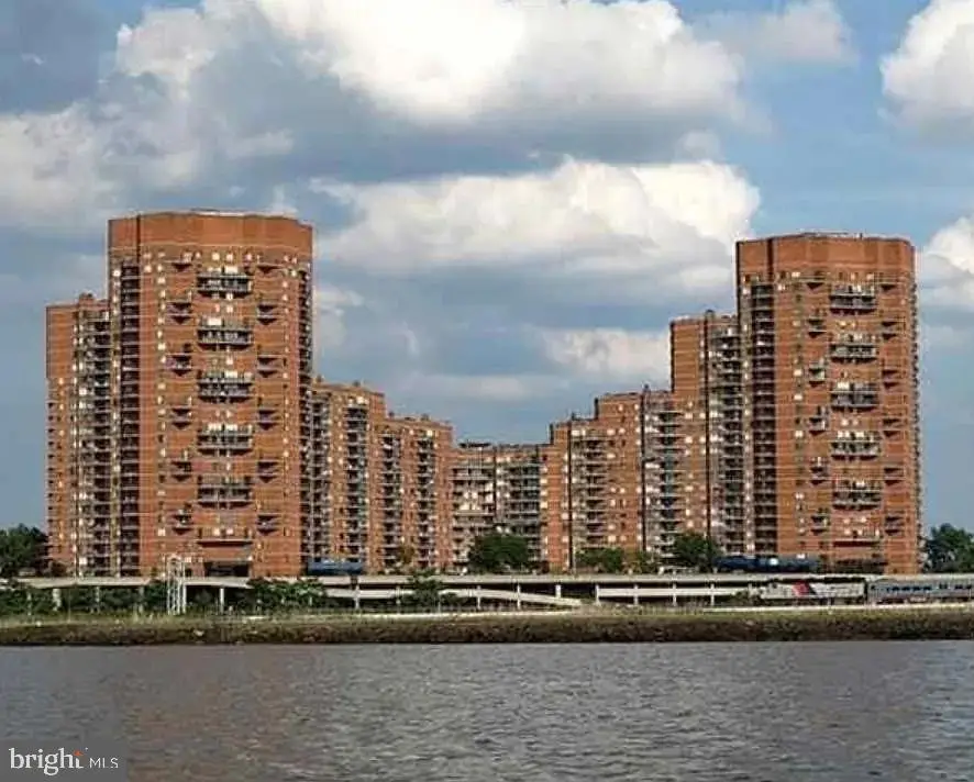 2138 Harmon Cove Tower #2138, Secaucus, NJ 07094 - #2