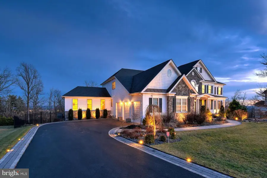 19 Donna Dr, Flemington, NJ 08822 - #2