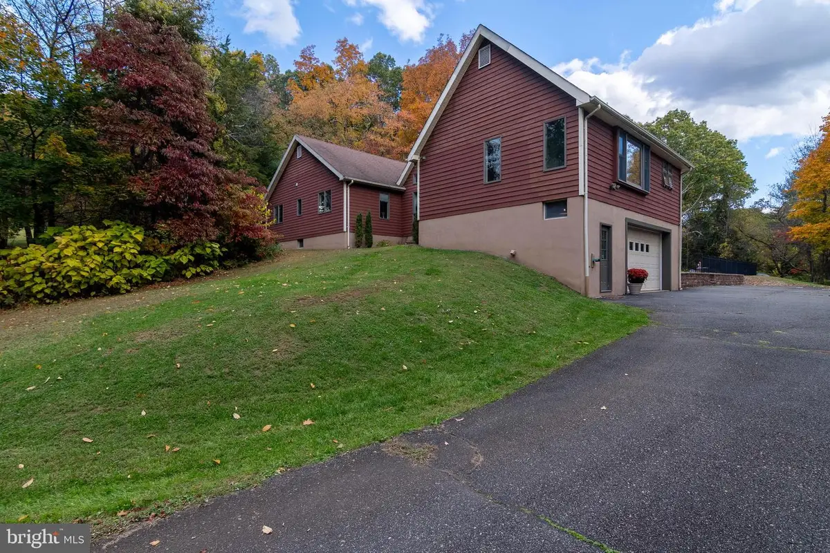 9 Wayside Ln, Lebanon, NJ 08833 - Image #1