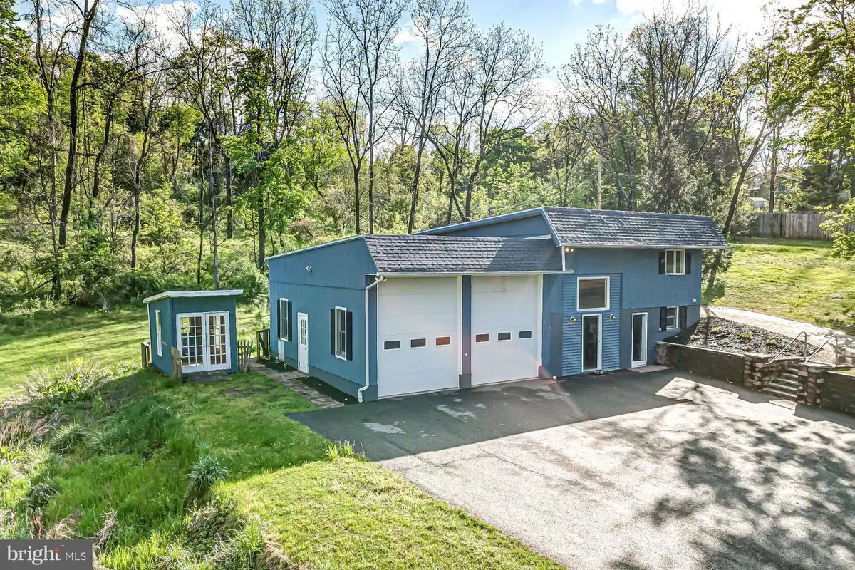 4 E Washington St, Frenchtown, NJ 08825 - #1