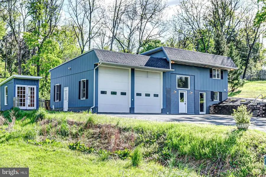 4 E Washington St, Frenchtown, NJ 08825 - #2