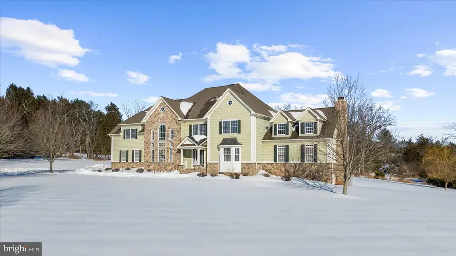 4 Steinbeck Ct, Milford, NJ 08848 - #3