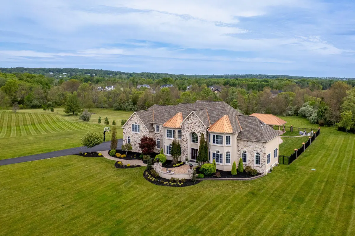 8 Kren Dr, Ringoes, NJ 08551 - #1