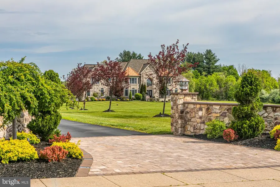 8 Kren Dr, Ringoes, NJ 08551 - #2