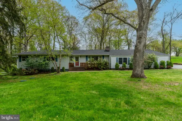 19 Floral Rd, FLEMINGTON, NJ 08822
