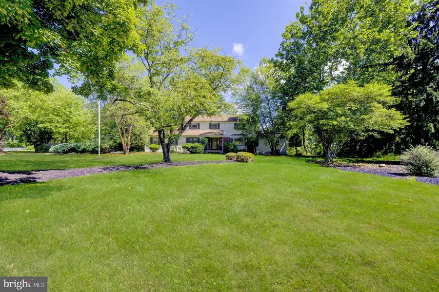 7 Horseshoe Rd, Whitehouse Station, NJ 08889 - #2